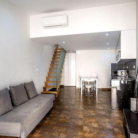 Cozy Ground Floor Studio With Ac And Loft Bedroom Lisbon Bagian luar foto