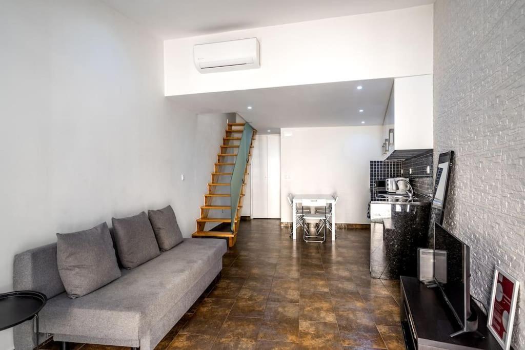 Cozy Ground Floor Studio With Ac And Loft Bedroom Lisbon Bagian luar foto