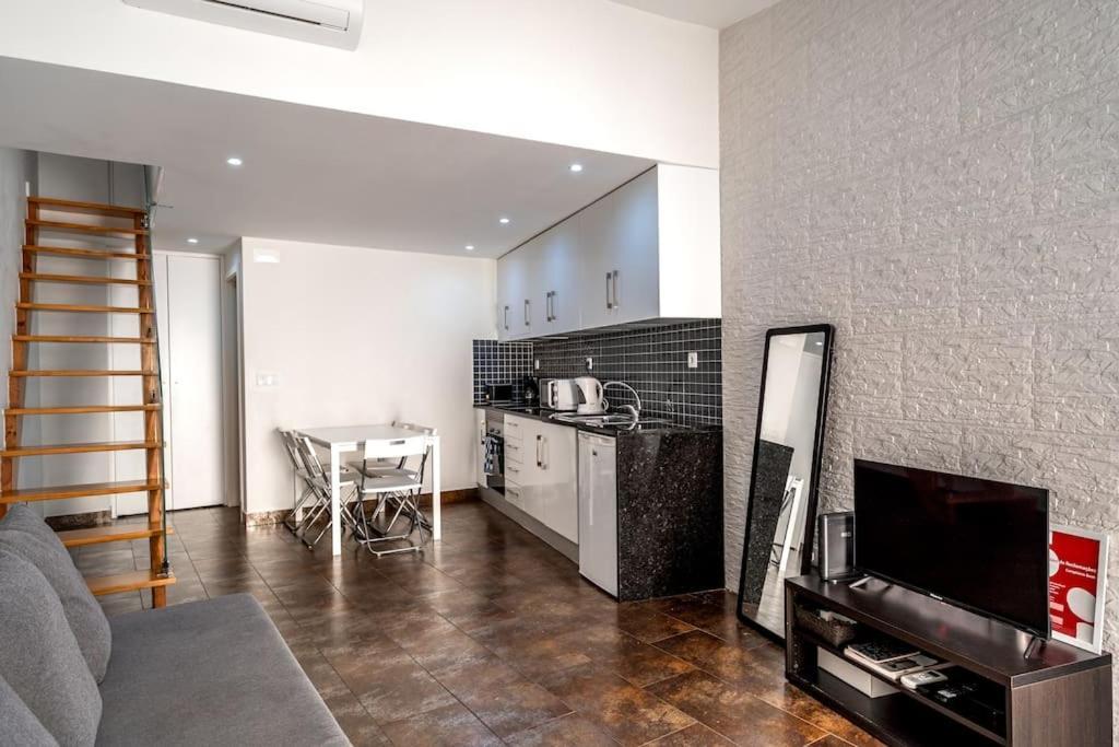 Cozy Ground Floor Studio With Ac And Loft Bedroom Lisbon Bagian luar foto